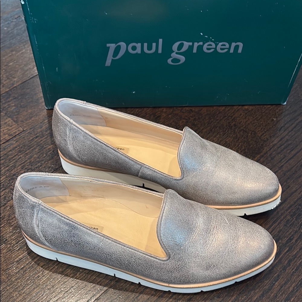 Paul Green Gray Suede Loafers Flats Winslow Smoke Met, size 8. Worn one time